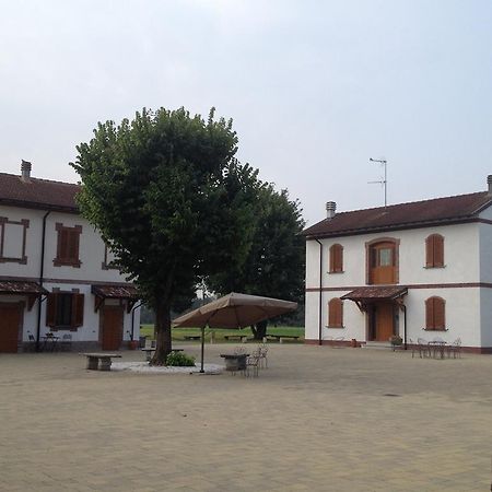 Bed And Breakfast Azienda Agricola Cascina Salazzara Magenta Kültér fotó