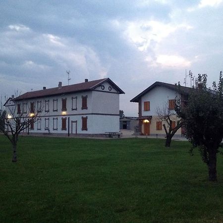 Bed And Breakfast Azienda Agricola Cascina Salazzara Magenta Kültér fotó