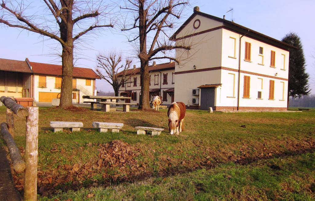 Bed And Breakfast Azienda Agricola Cascina Salazzara Magenta Kültér fotó