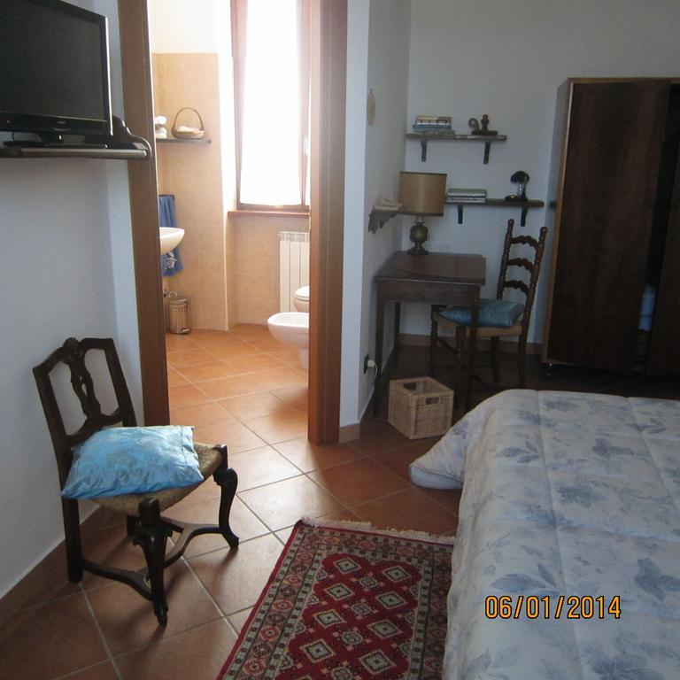 Bed And Breakfast Azienda Agricola Cascina Salazzara Magenta Szoba fotó