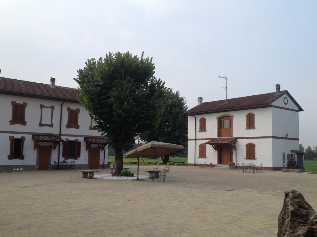 Bed And Breakfast Azienda Agricola Cascina Salazzara Magenta Kültér fotó
