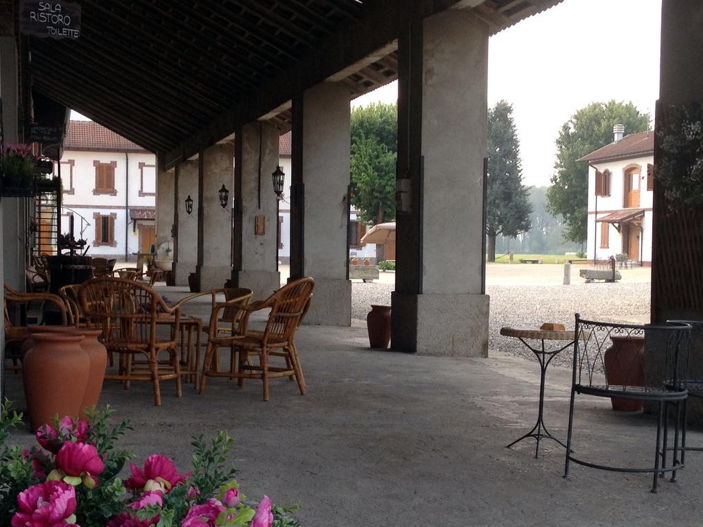 Bed And Breakfast Azienda Agricola Cascina Salazzara Magenta Kültér fotó