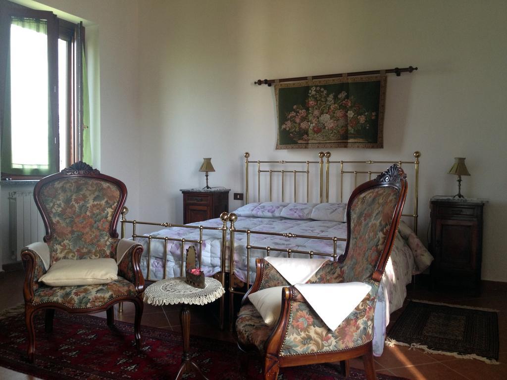 Bed And Breakfast Azienda Agricola Cascina Salazzara Magenta Szoba fotó