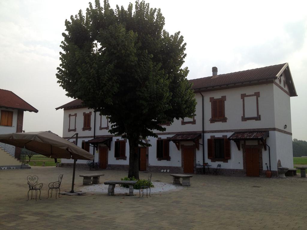 Bed And Breakfast Azienda Agricola Cascina Salazzara Magenta Kültér fotó