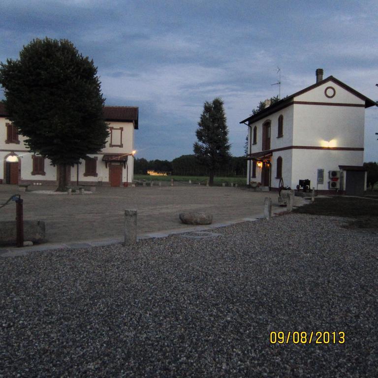 Bed And Breakfast Azienda Agricola Cascina Salazzara Magenta Kültér fotó