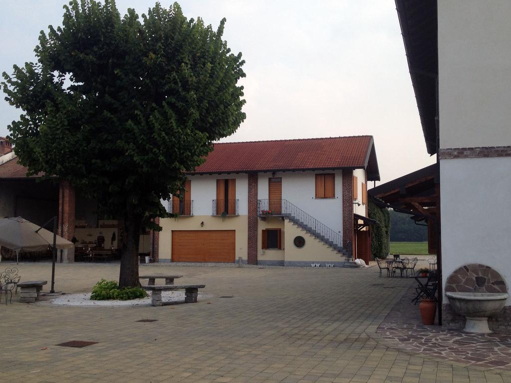 Bed And Breakfast Azienda Agricola Cascina Salazzara Magenta Kültér fotó